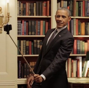 Mit bedruckten Selfie Sticks als Werbemittel bleibt Ihre Werbung im Kopf: großer, mehrfarbiger Logo-Druck & individuelle Produkt-Farbe