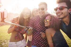 Mit bedruckten Selfie Sticks als Werbemittel bleibt Ihre Werbung im Kopf: großer, mehrfarbiger Logo-Druck & individuelle Produkt-Farbe