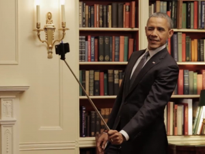 Mit bedruckten Selfie Sticks als Werbemittel bleibt Ihre Werbung im Kopf: großer, mehrfarbiger Logo-Druck & individuelle Produkt-Farbe